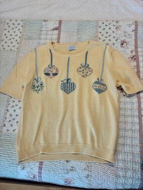 Vintage yellow sweater.